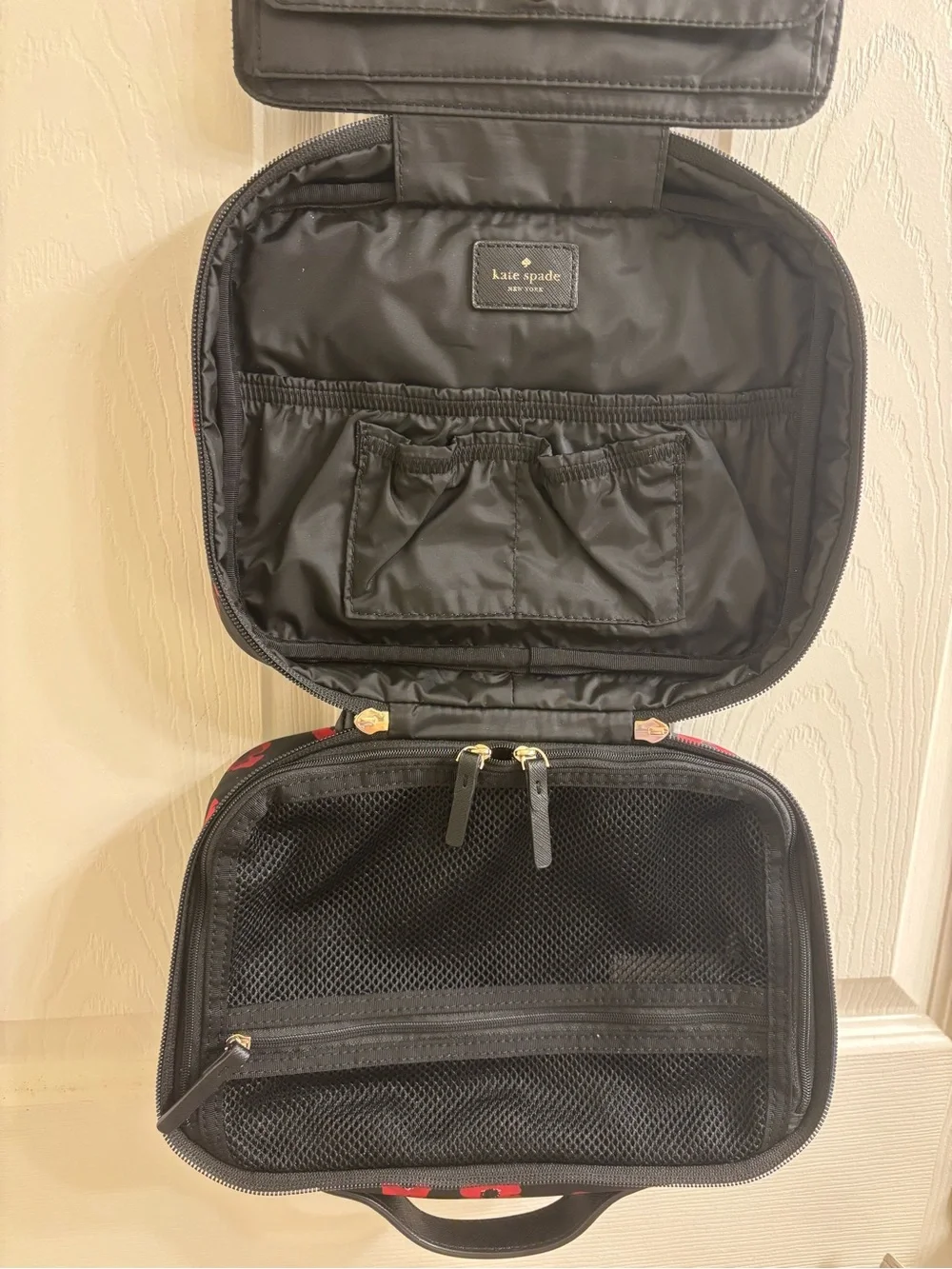Kate spade Wilson Road Poppy makeup bag set
